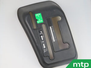 Paneel rechts op spatbord Shibaura SX24 gebruikt