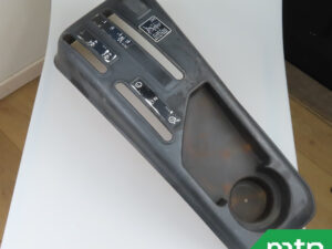Paneel links op spatbord Shibaura SX 24 gebruikt