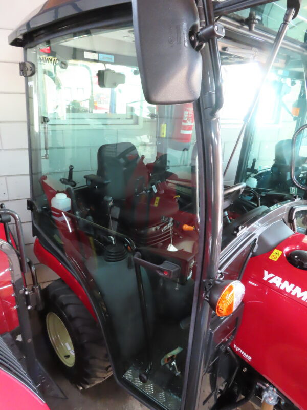 Lochmann cabinedeur Yanmar SA Rechts eerste montage - Afbeelding 3