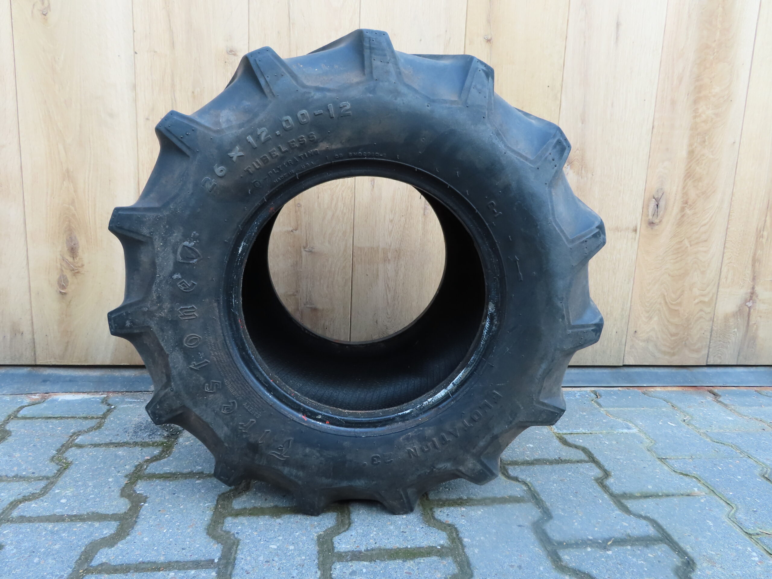 Industrieband 26x12.00-12 gebruikt - Afbeelding 4